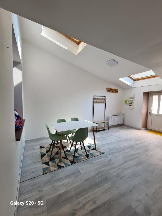Au Vieux Vesoul Apartment Luaran gambar